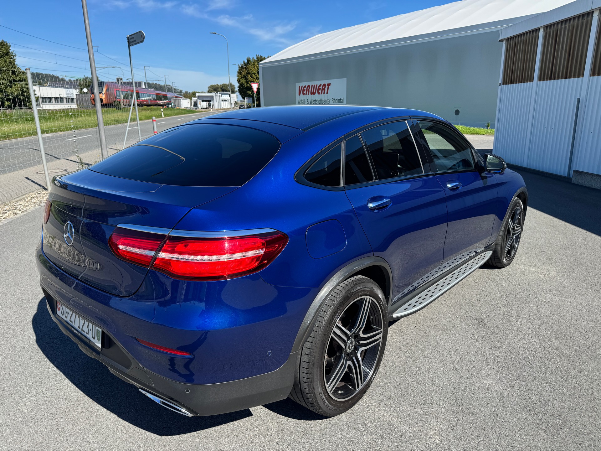 MERCEDES-BENZ GLC Coupé 250 d AMG Line 4Matic 9G-Tronic-image-2