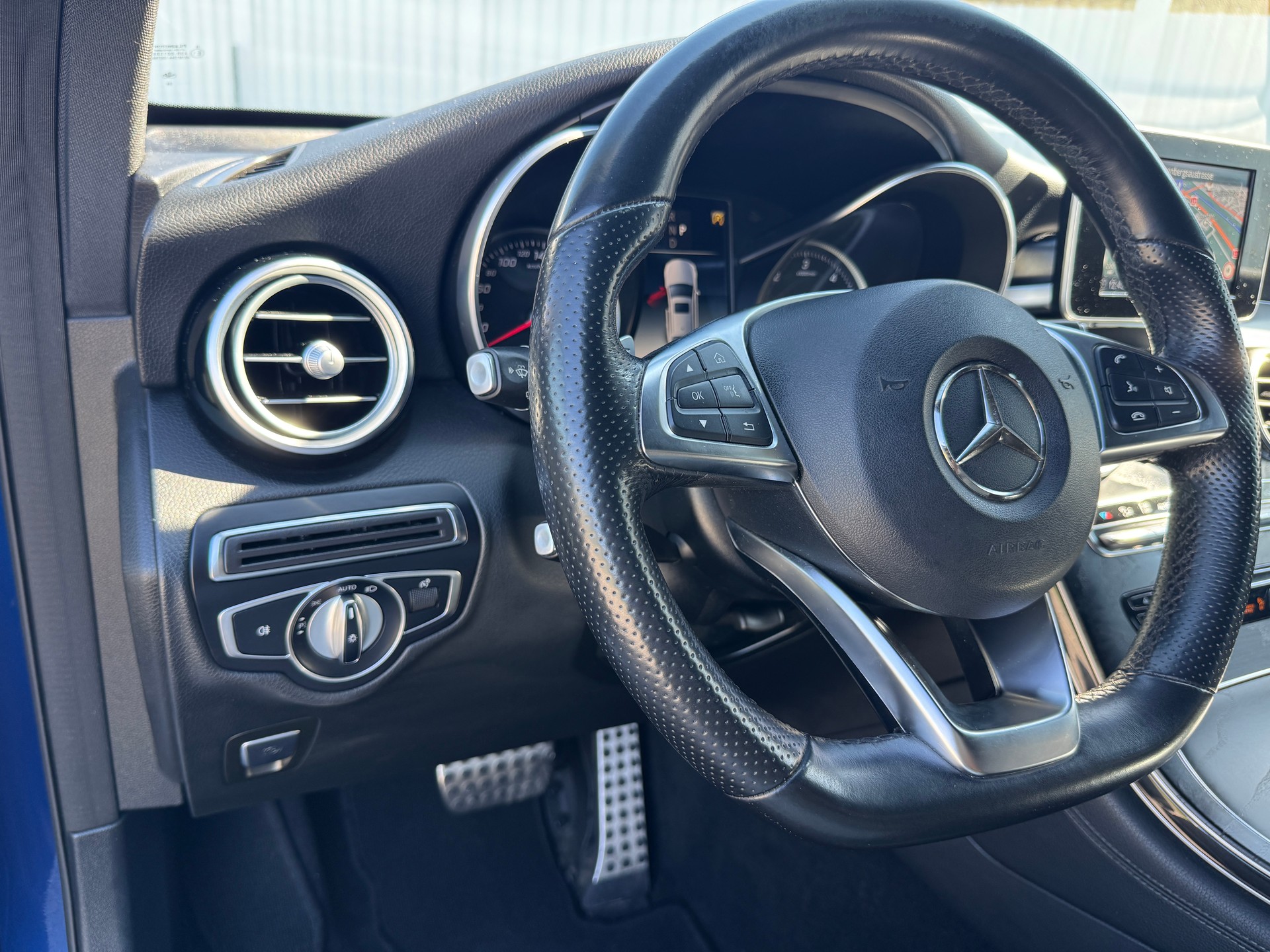 MERCEDES-BENZ GLC Coupé 250 d AMG Line 4Matic 9G-Tronic-image-25