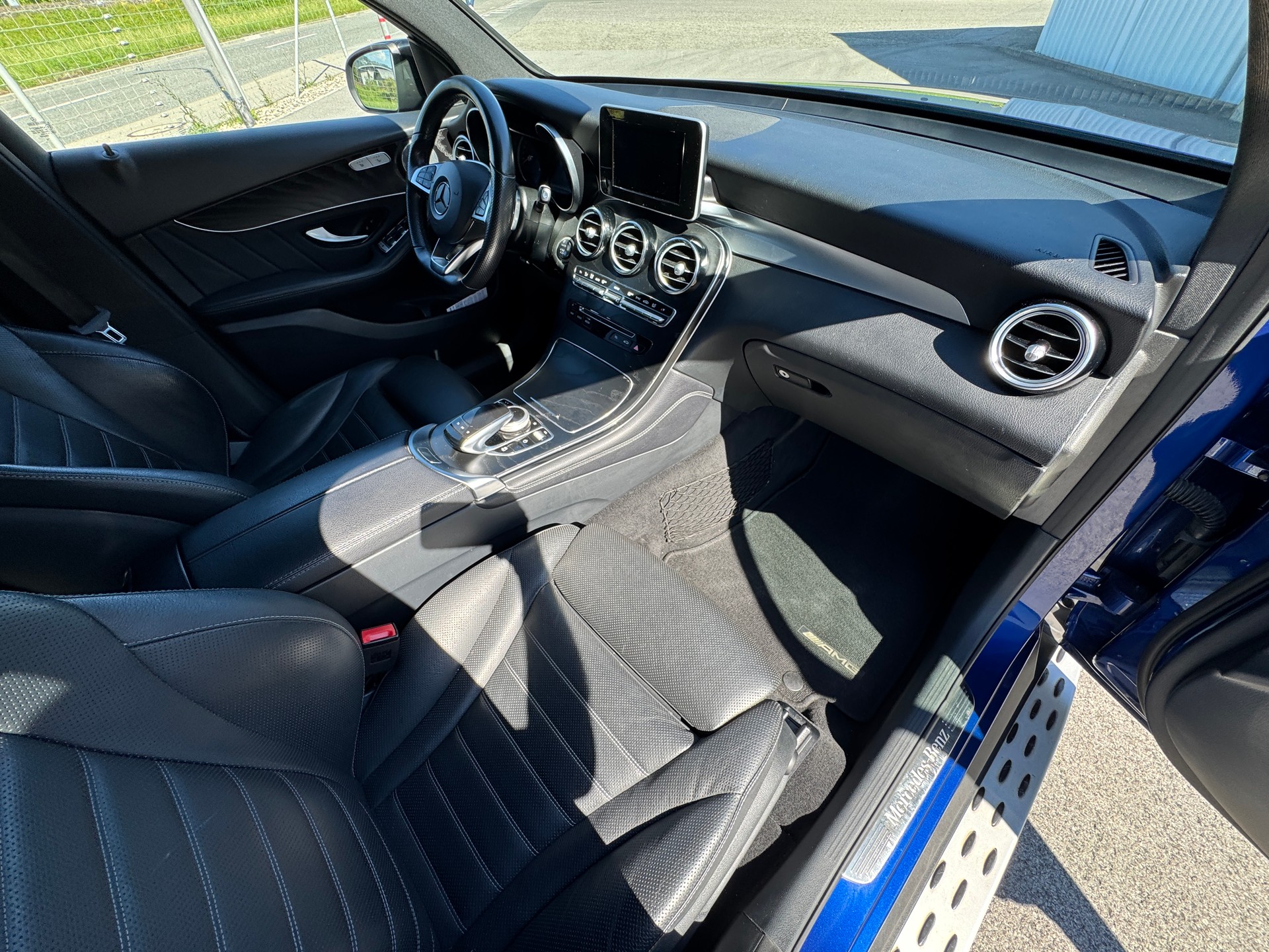 MERCEDES-BENZ GLC Coupé 250 d AMG Line 4Matic 9G-Tronic-image-17