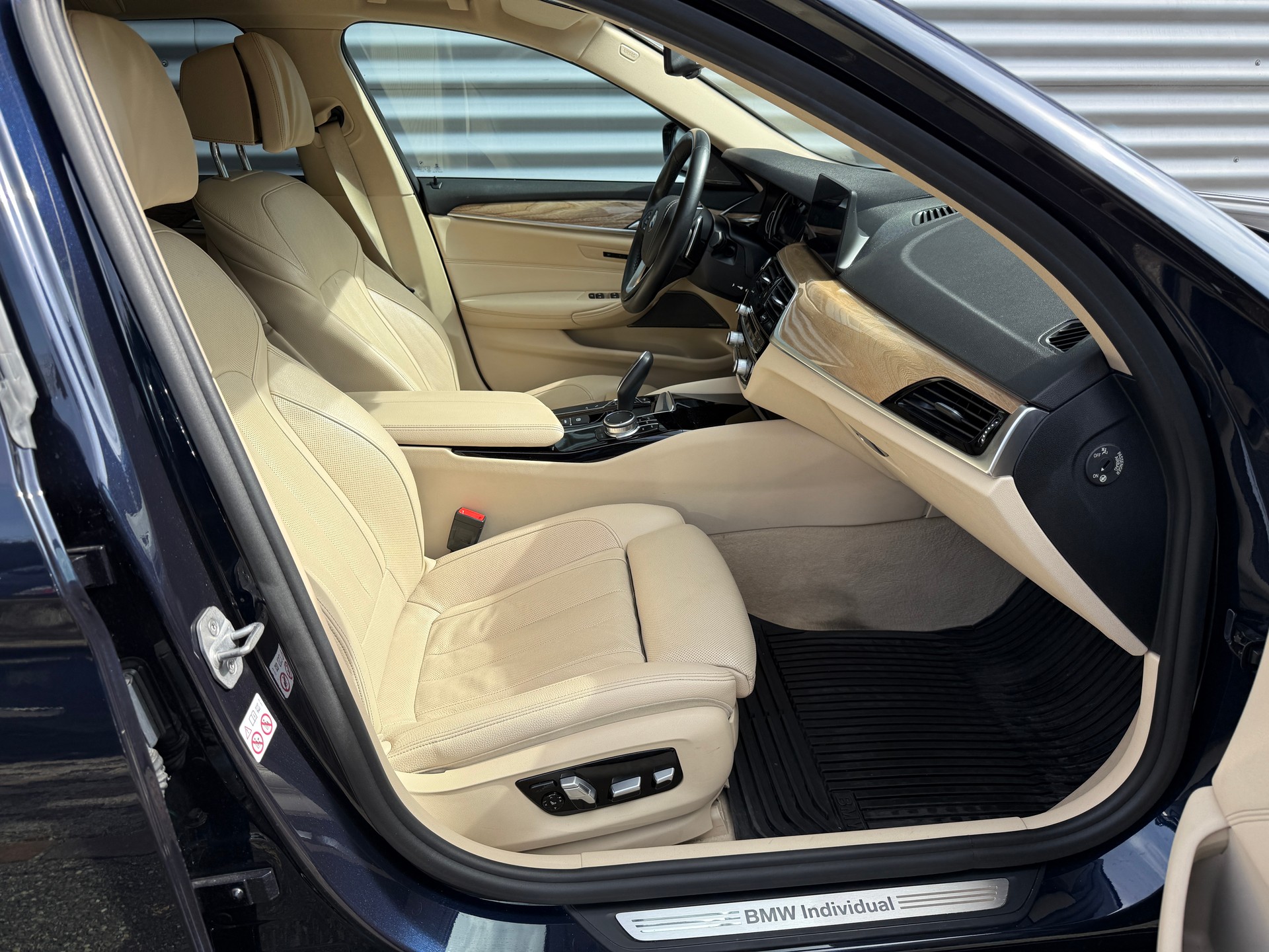 BMW 530d xDrive Touring Sport Line Steptronic Individual-image-6