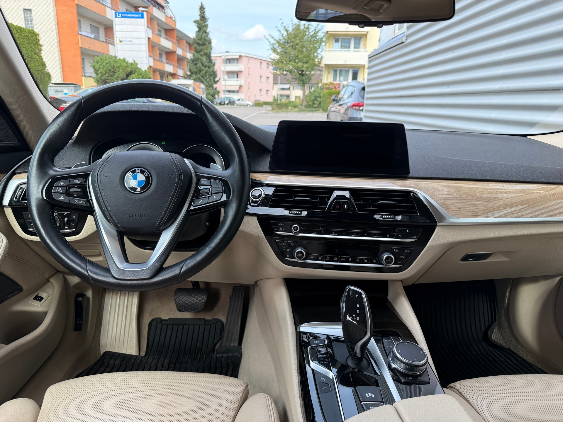 BMW 530d xDrive Touring Sport Line Steptronic Individual-image-5