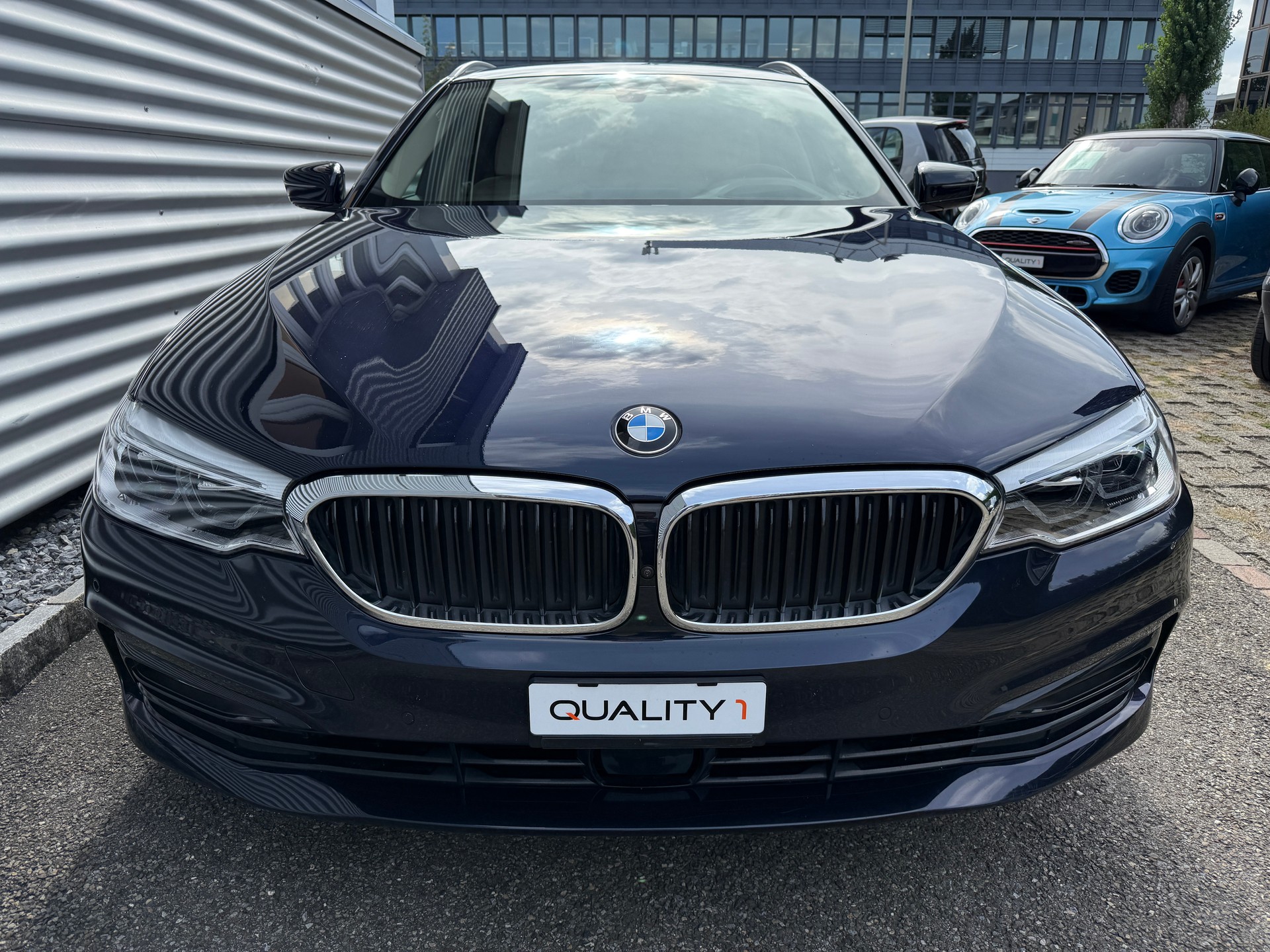 BMW 530d xDrive Touring Sport Line Steptronic Individual-image-9