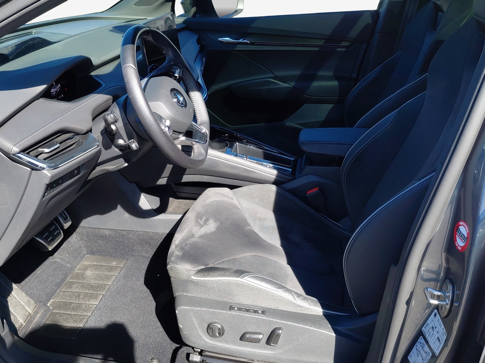 SKODA Enyaq iV 80x SportLine-image-8