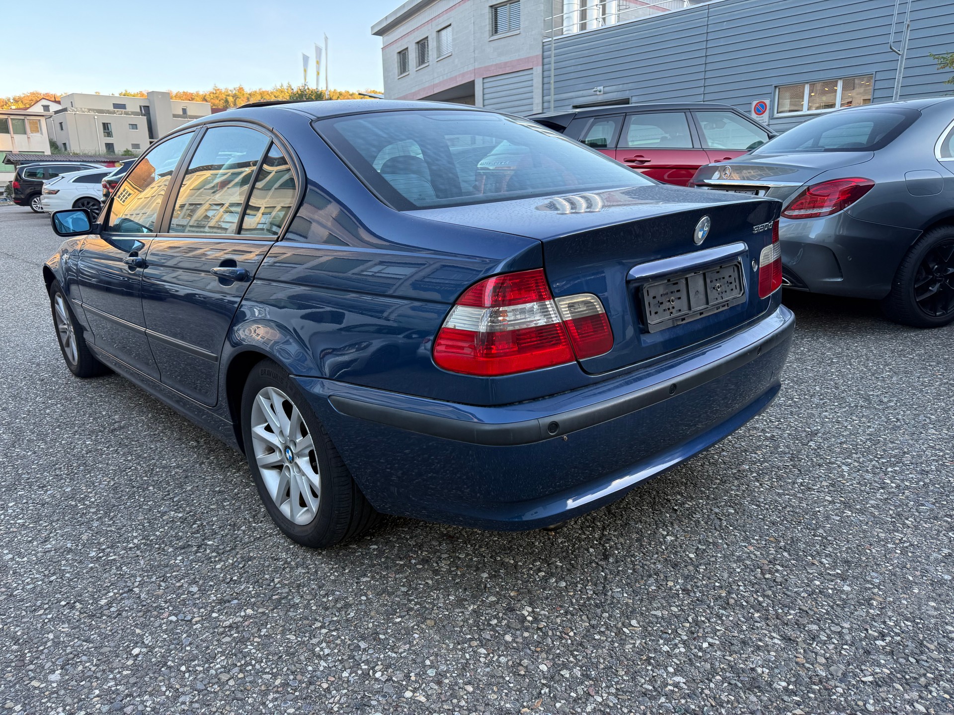BMW 320d-image-3