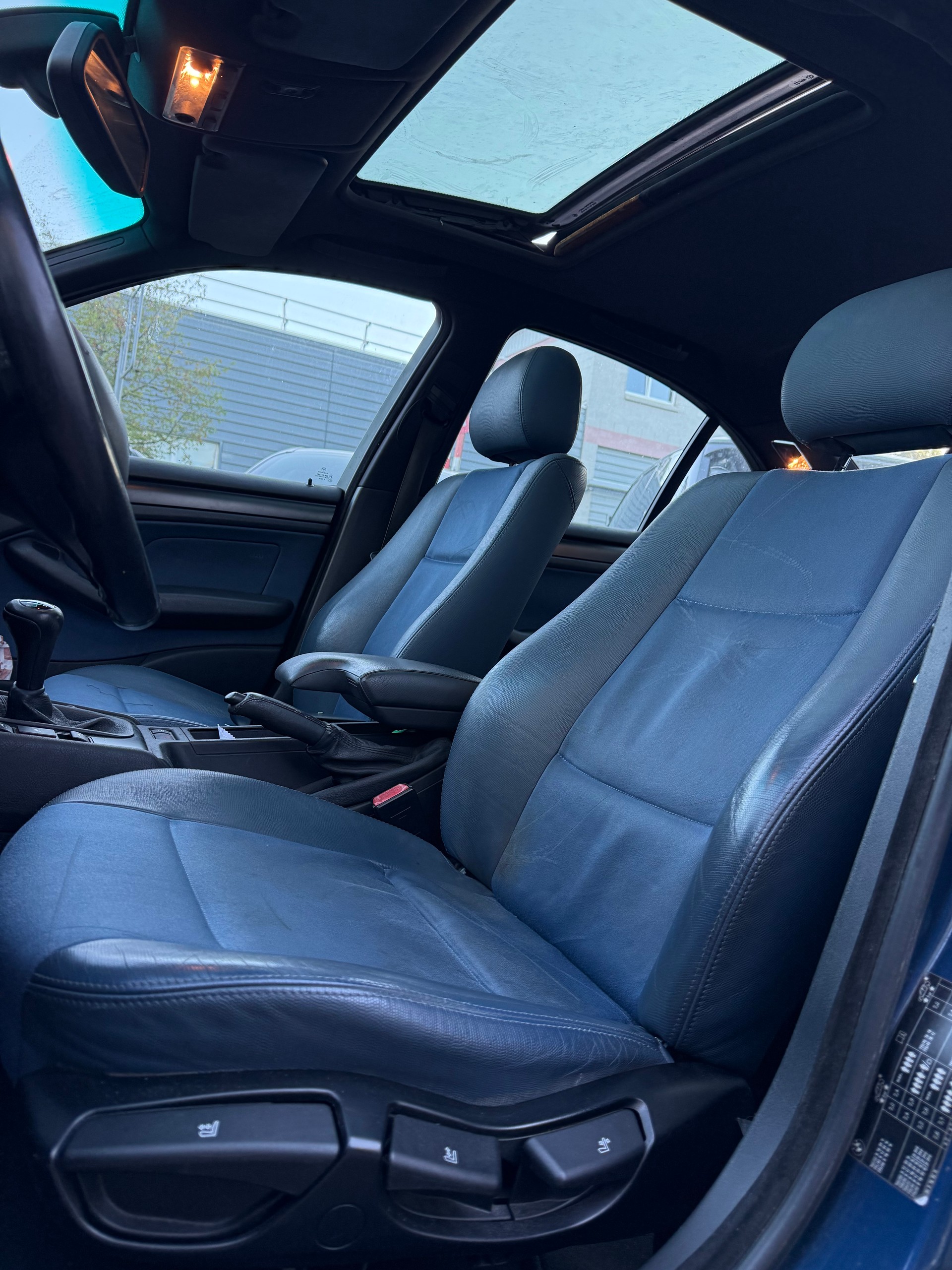 BMW 320d-image-6