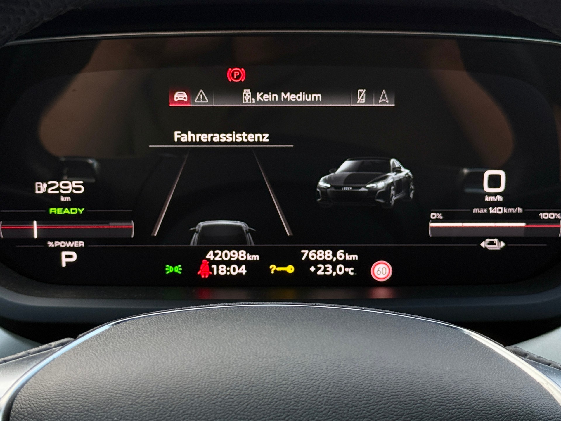 AUDI RS e-tron GT quattro 599PS Black&Black-image-18