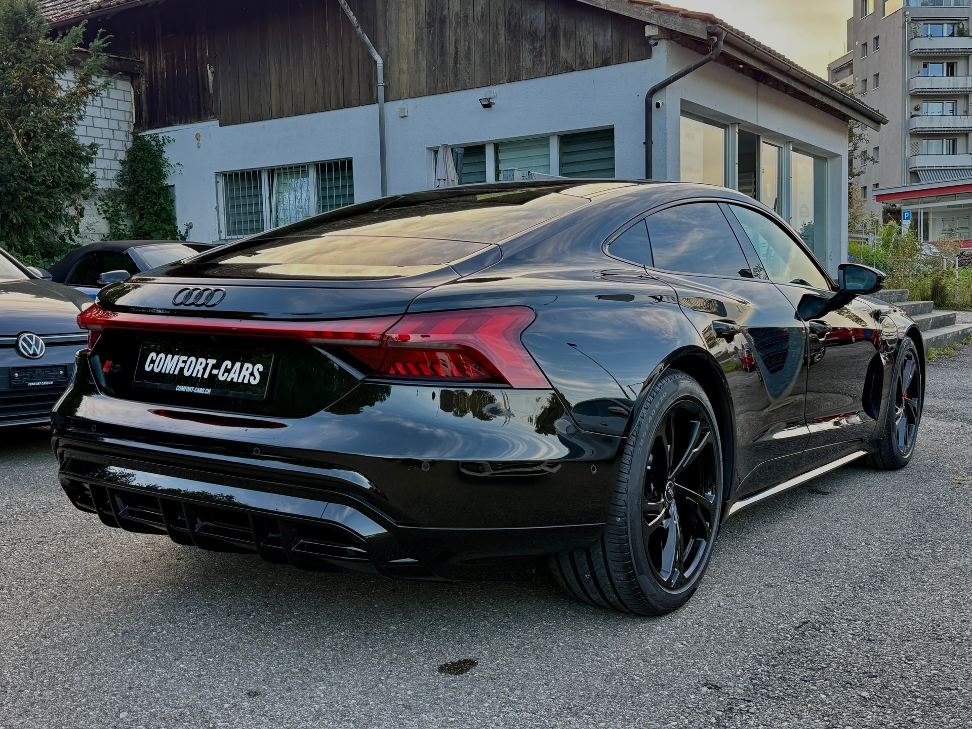 AUDI RS e-tron GT quattro 599PS Black&Black-image-6
