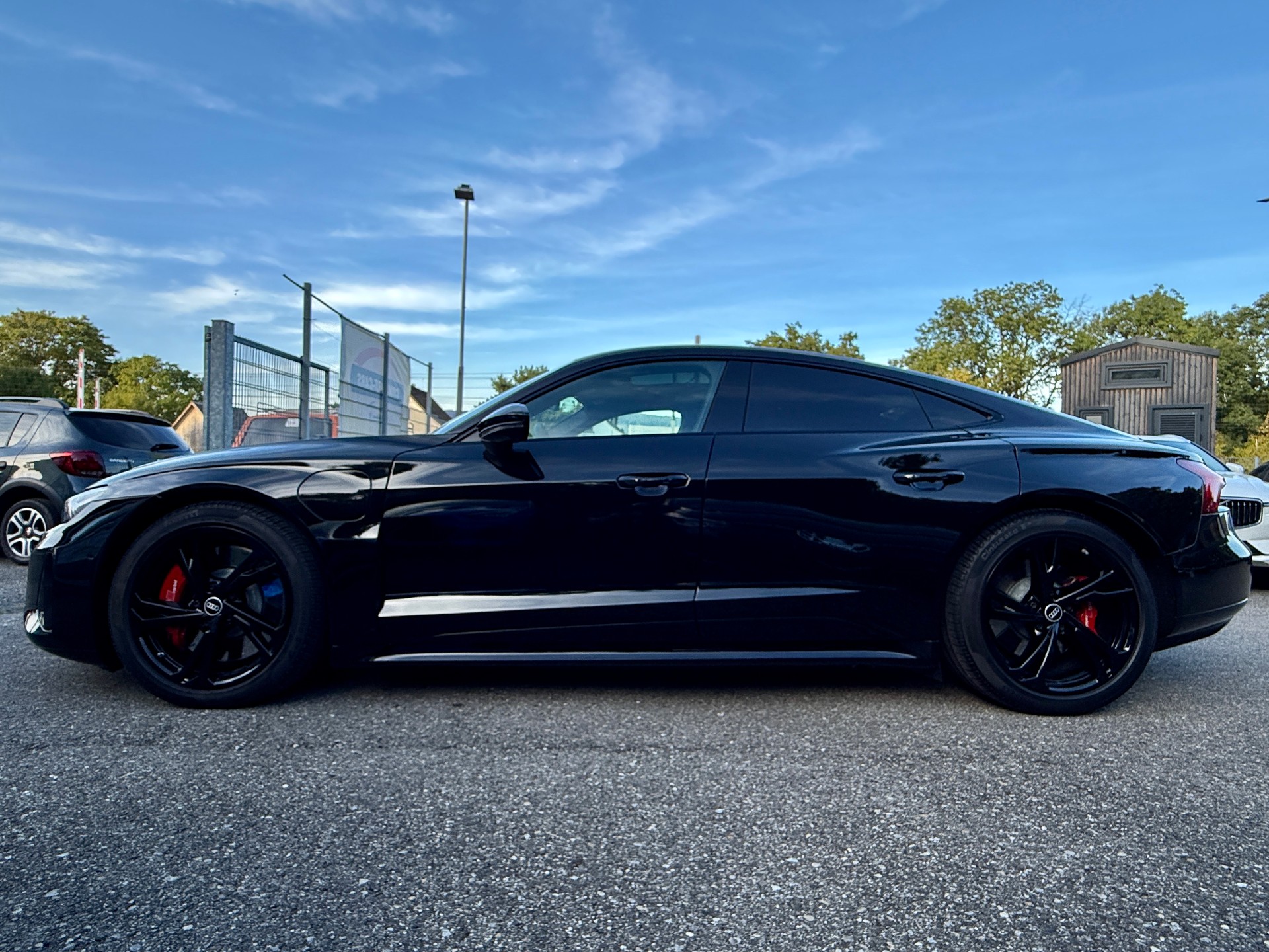 AUDI RS e-tron GT quattro 599PS Black&Black-image-4