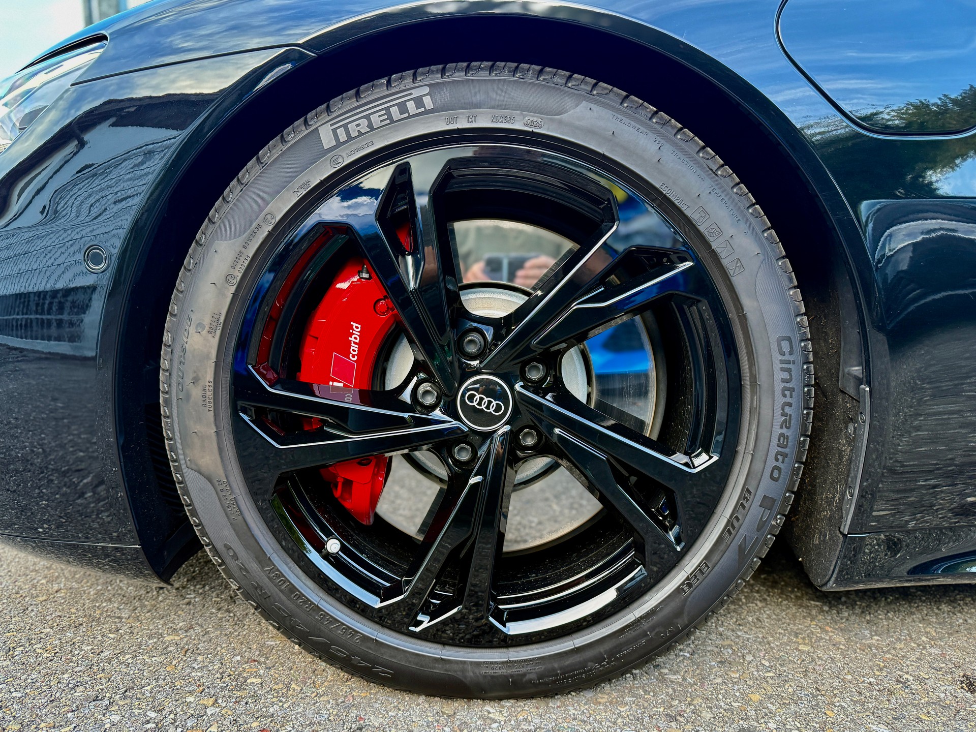 AUDI RS e-tron GT quattro 599PS Black&Black-image-15