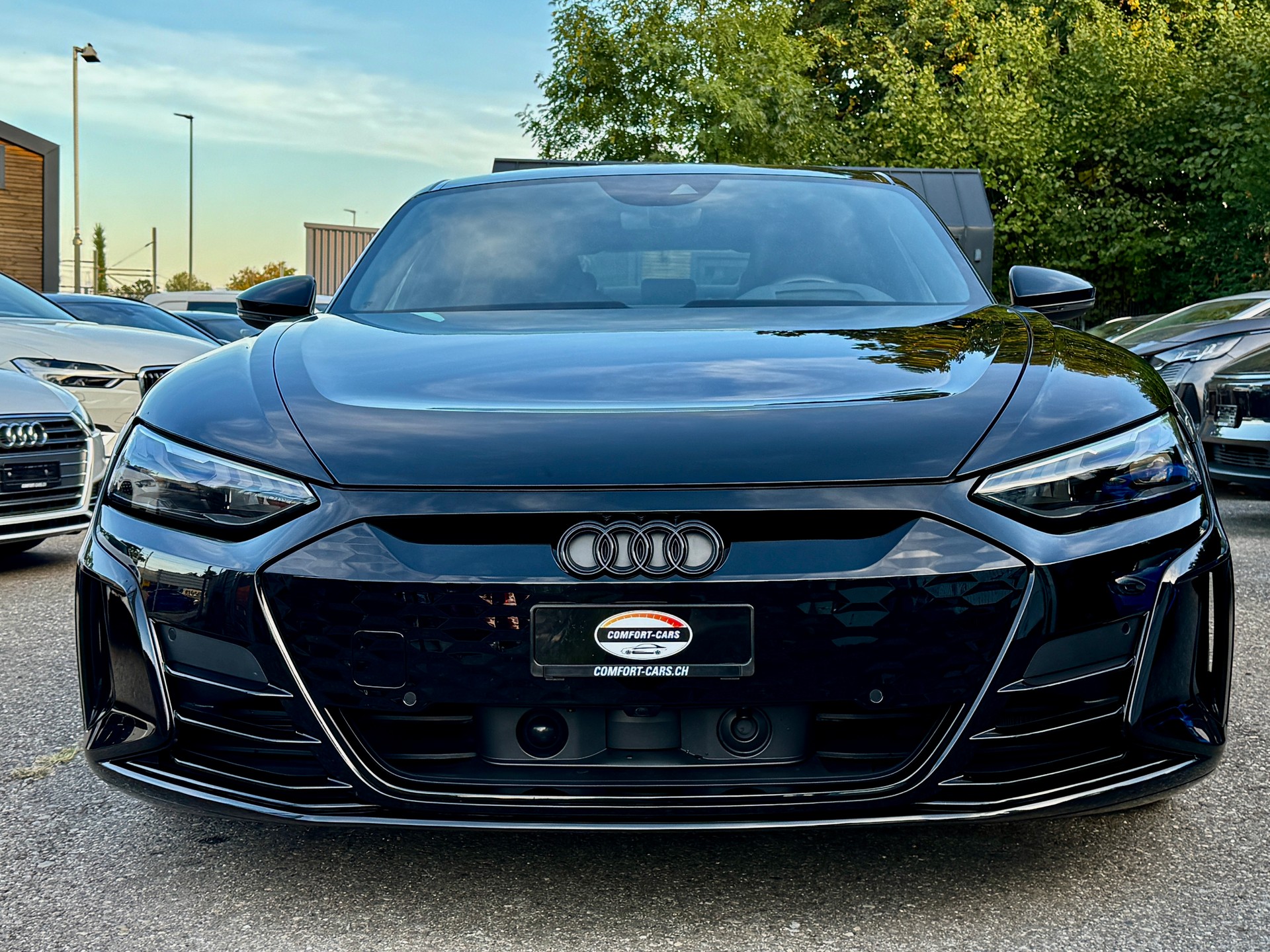 AUDI RS e-tron GT quattro 599PS Black&Black-image-2