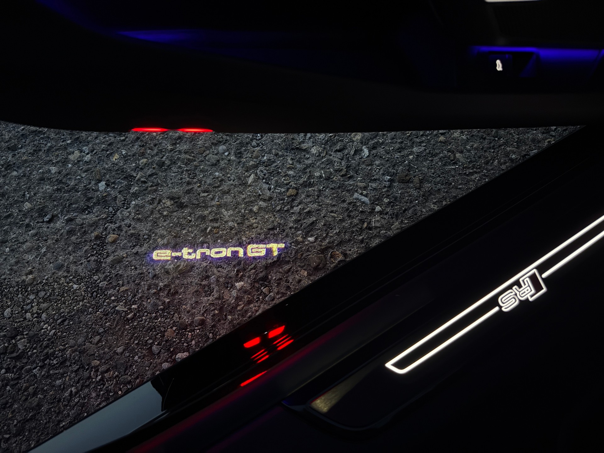AUDI RS e-tron GT quattro 599PS Black&Black-image-29