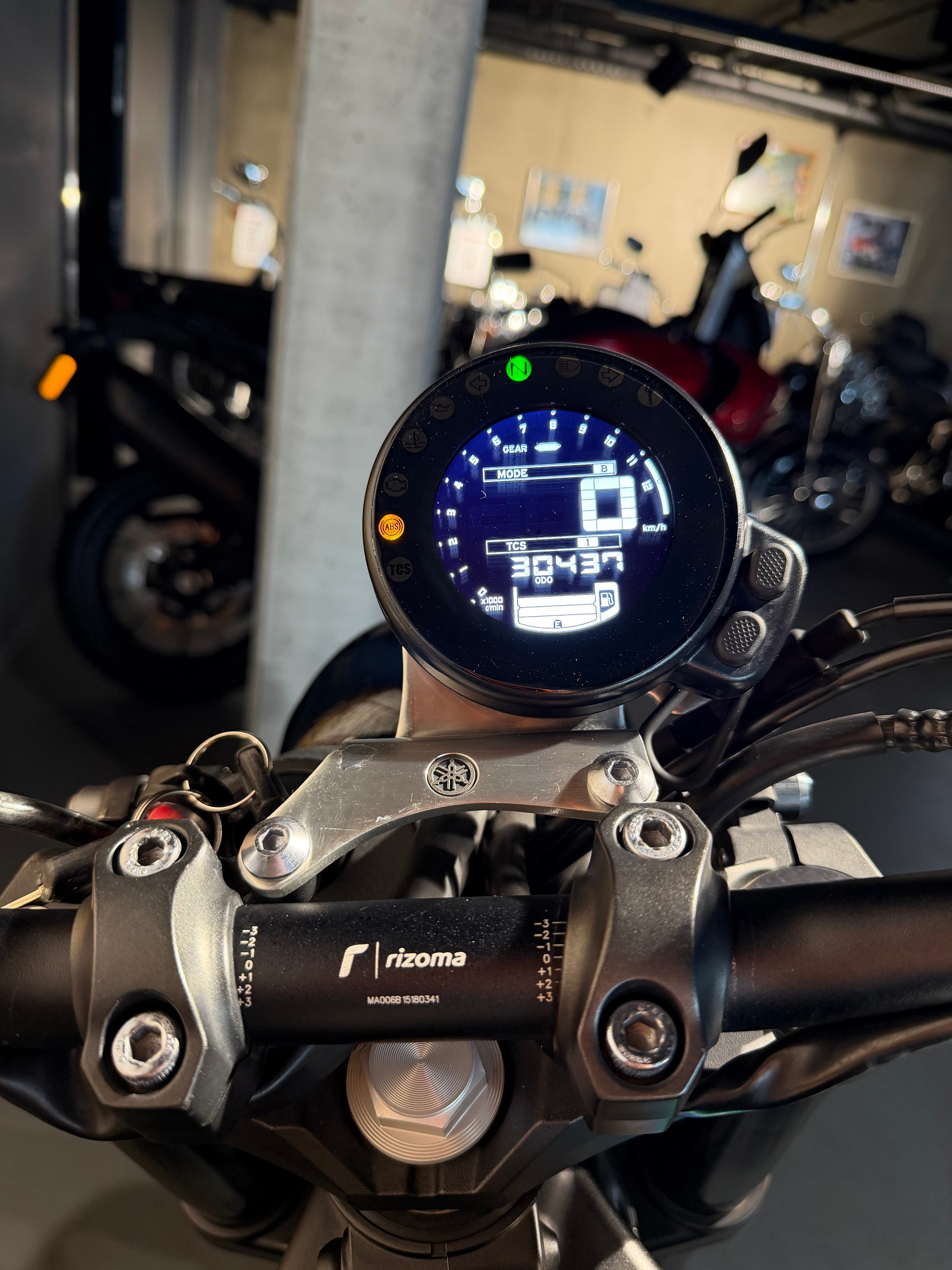 YAMAHA XSR 900-image-14