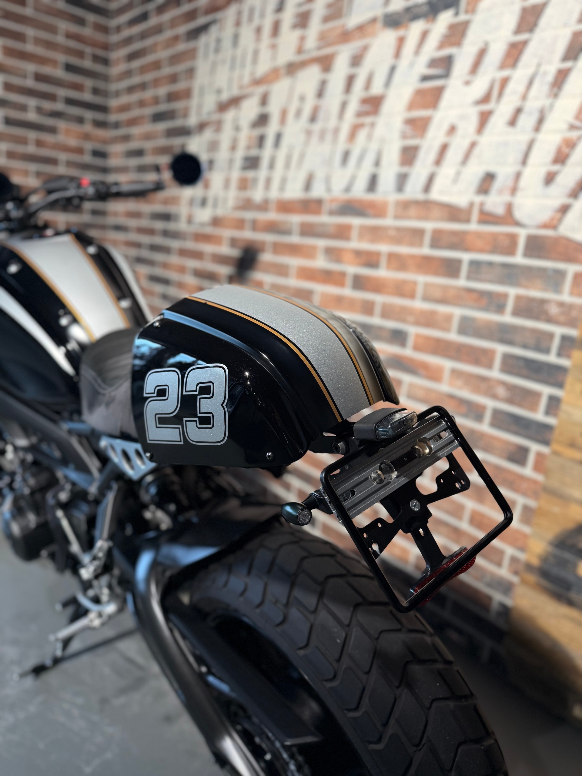 YAMAHA XSR 900-image-6