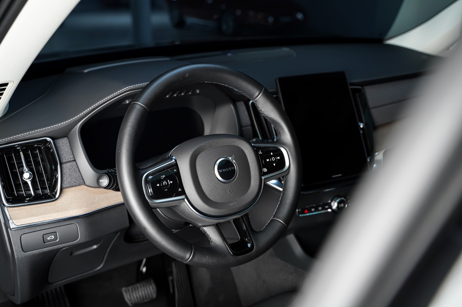 VOLVO XC90 B5 Benzin Mild Hybrid AWD Plus Bright Geartronic-image-10