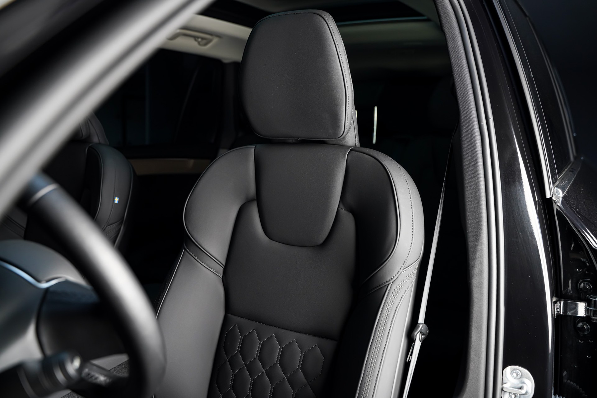 VOLVO XC90 B5 Benzin Mild Hybrid AWD Plus Bright Geartronic-image-14