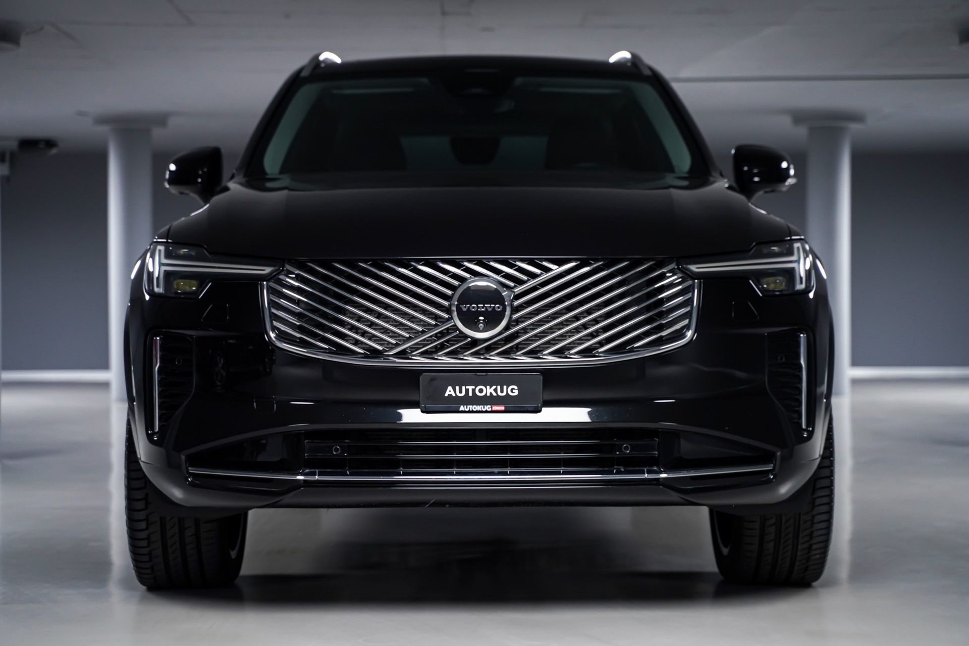 VOLVO XC90 B5 Benzin Mild Hybrid AWD Plus Bright Geartronic-showroom-element-1
