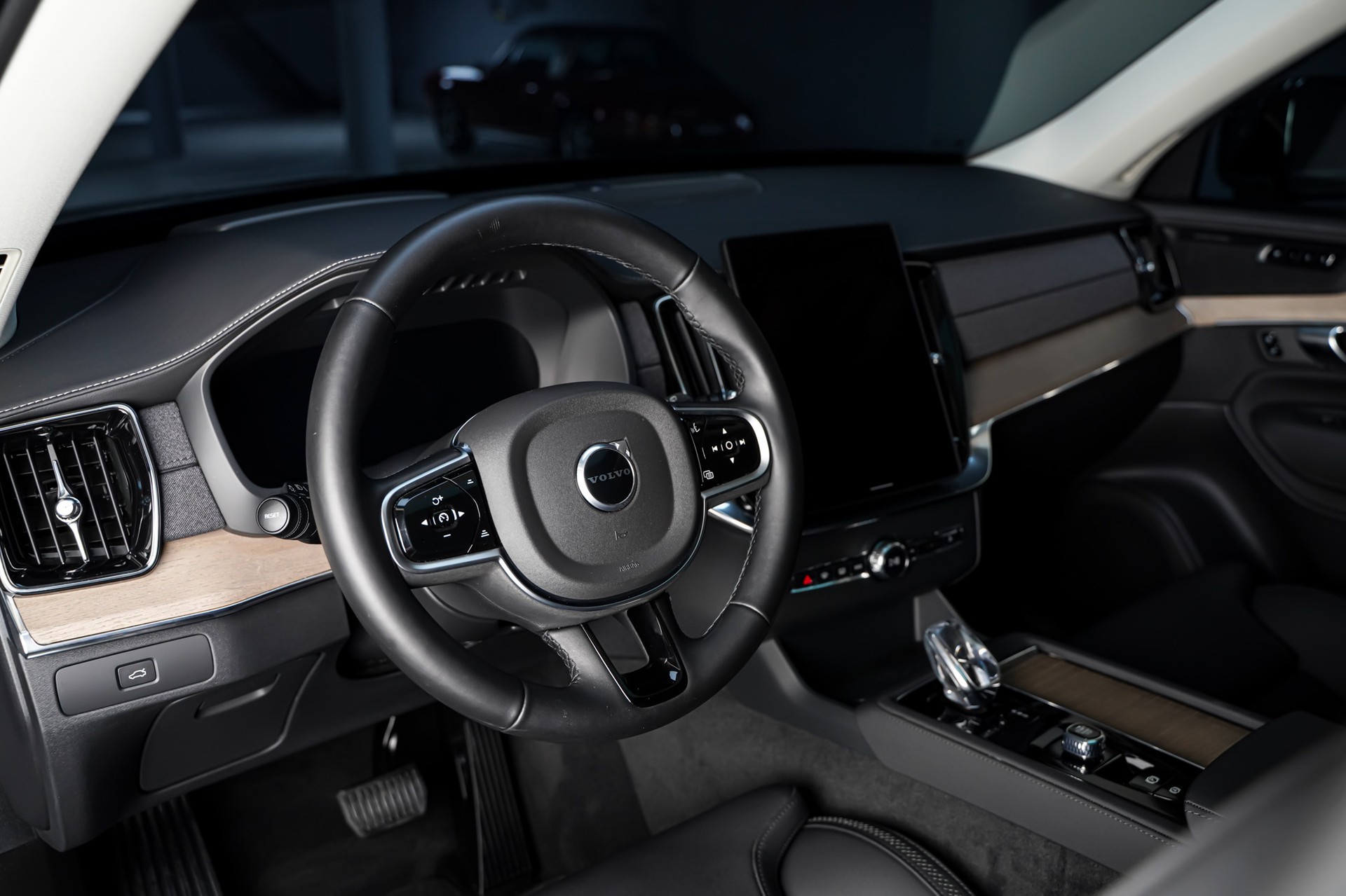 VOLVO XC90 B5 Benzin Mild Hybrid AWD Plus Bright Geartronic-image-11