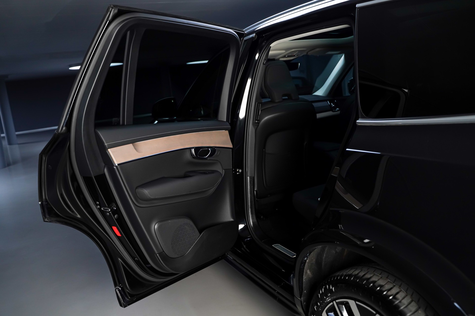 VOLVO XC90 B5 Benzin Mild Hybrid AWD Plus Bright Geartronic-image-17