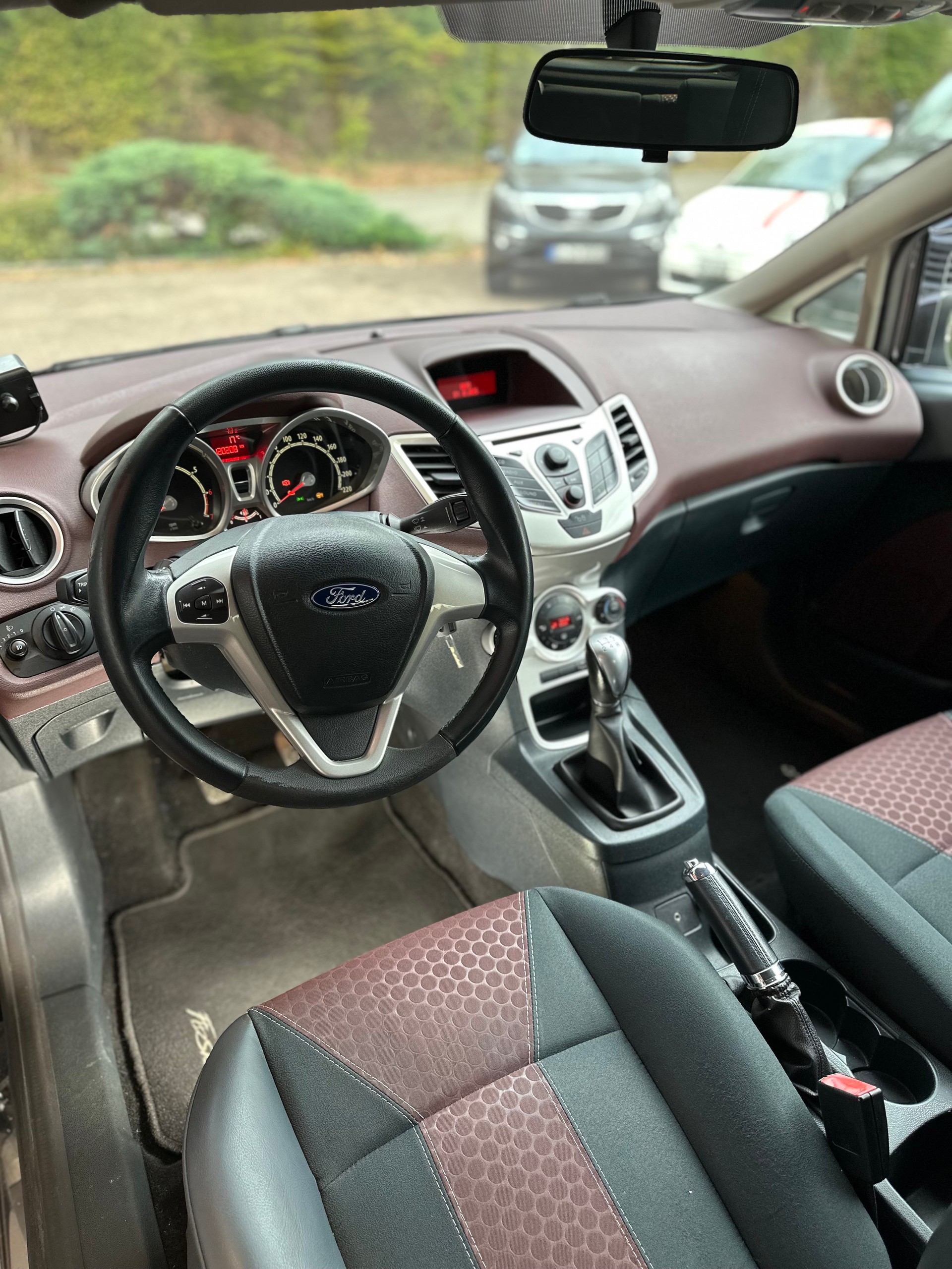 FORD Fiesta 1.6 16V Titanium-image-10
