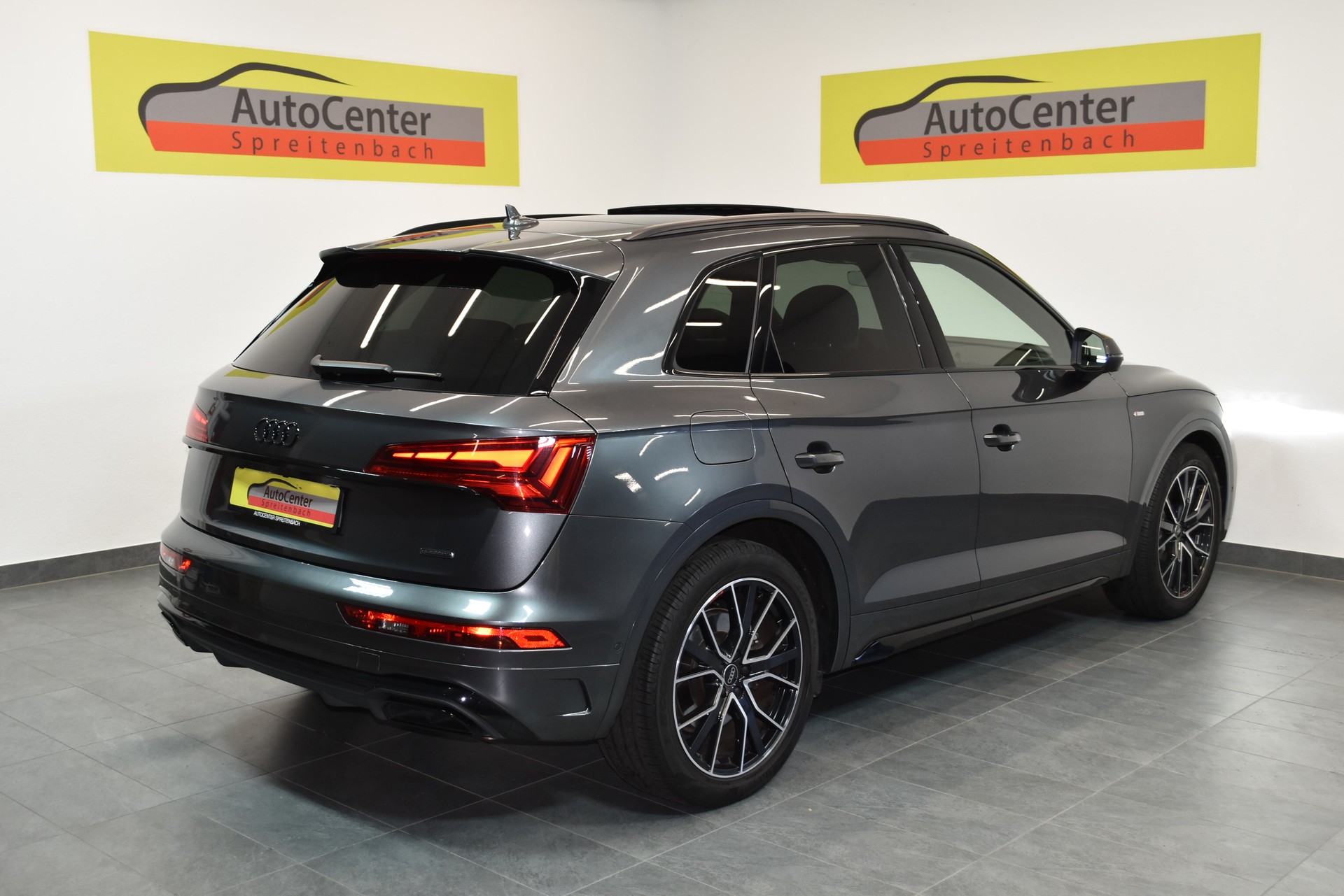 AUDI Q5 55 TFSI e PHEV S line quattro S-tronic-image-14