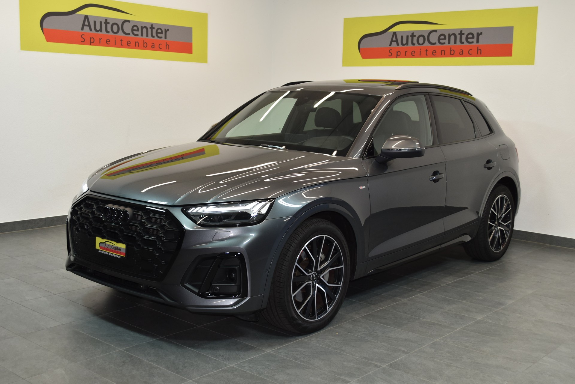 AUDI Q5 55 TFSI e PHEV S line quattro S-tronic-image-1