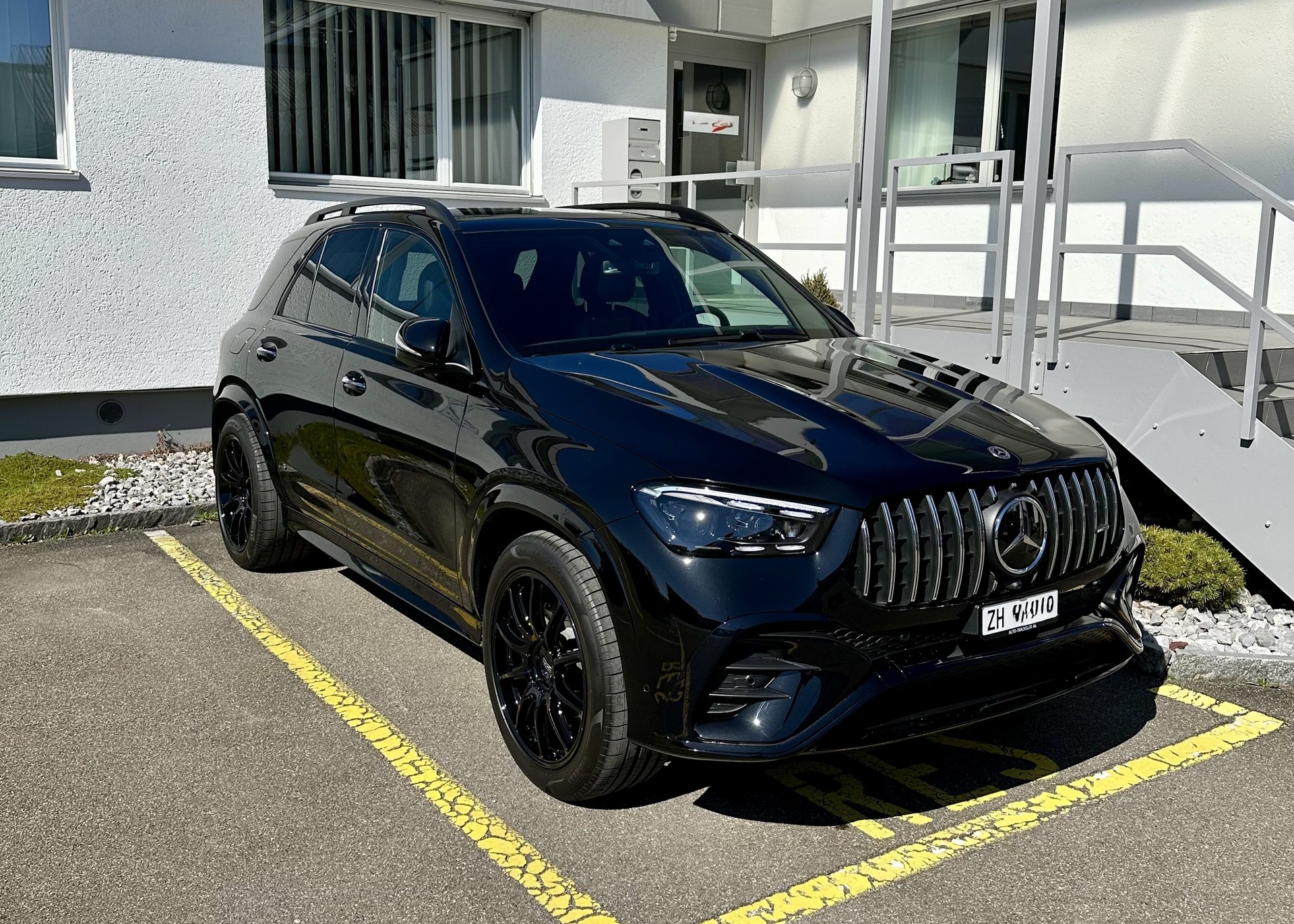 MERCEDES-BENZ GLE 400 e AMG Line 4matic-image-0