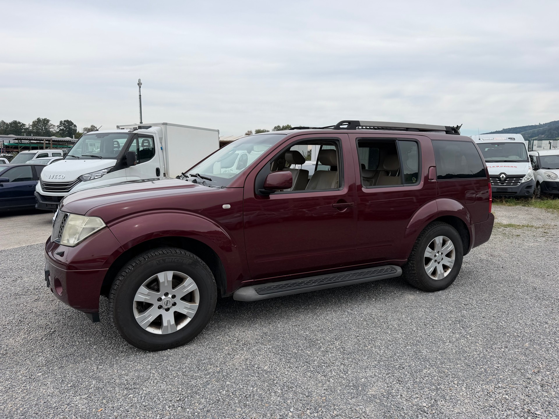 NISSAN Pathfinder 2.5 dCi SE-image-1