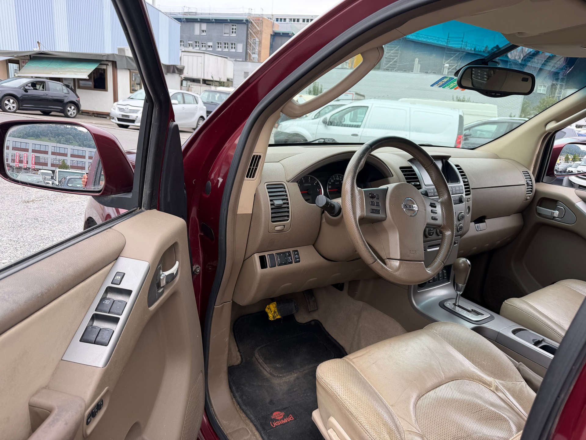 NISSAN Pathfinder 2.5 dCi SE-image-7
