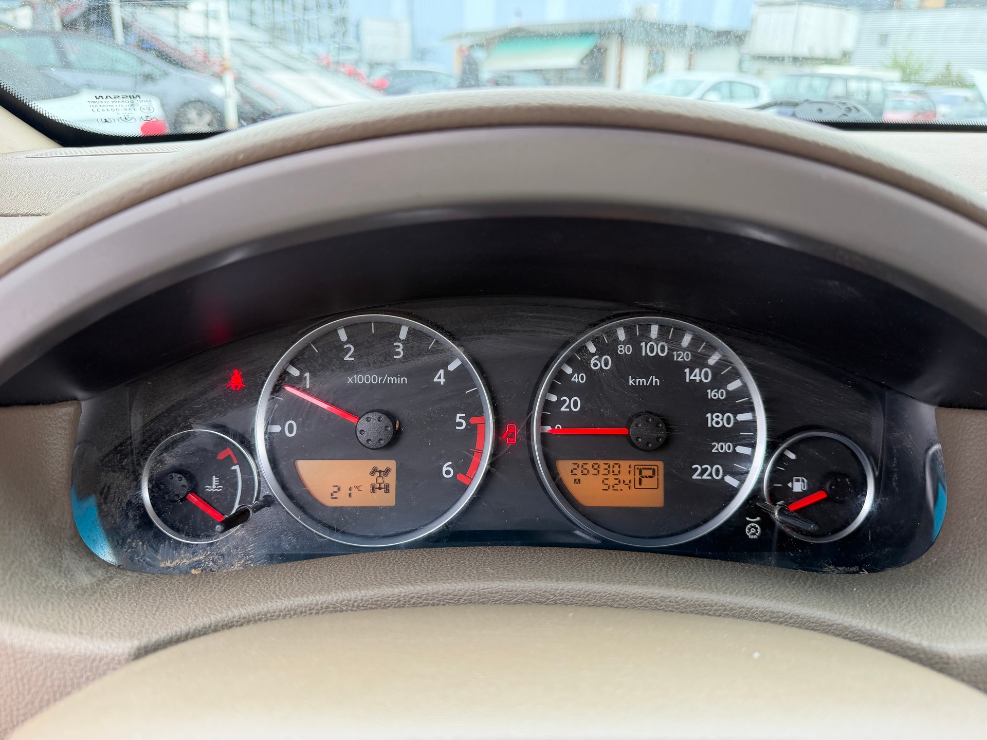 NISSAN Pathfinder 2.5 dCi SE-image-8