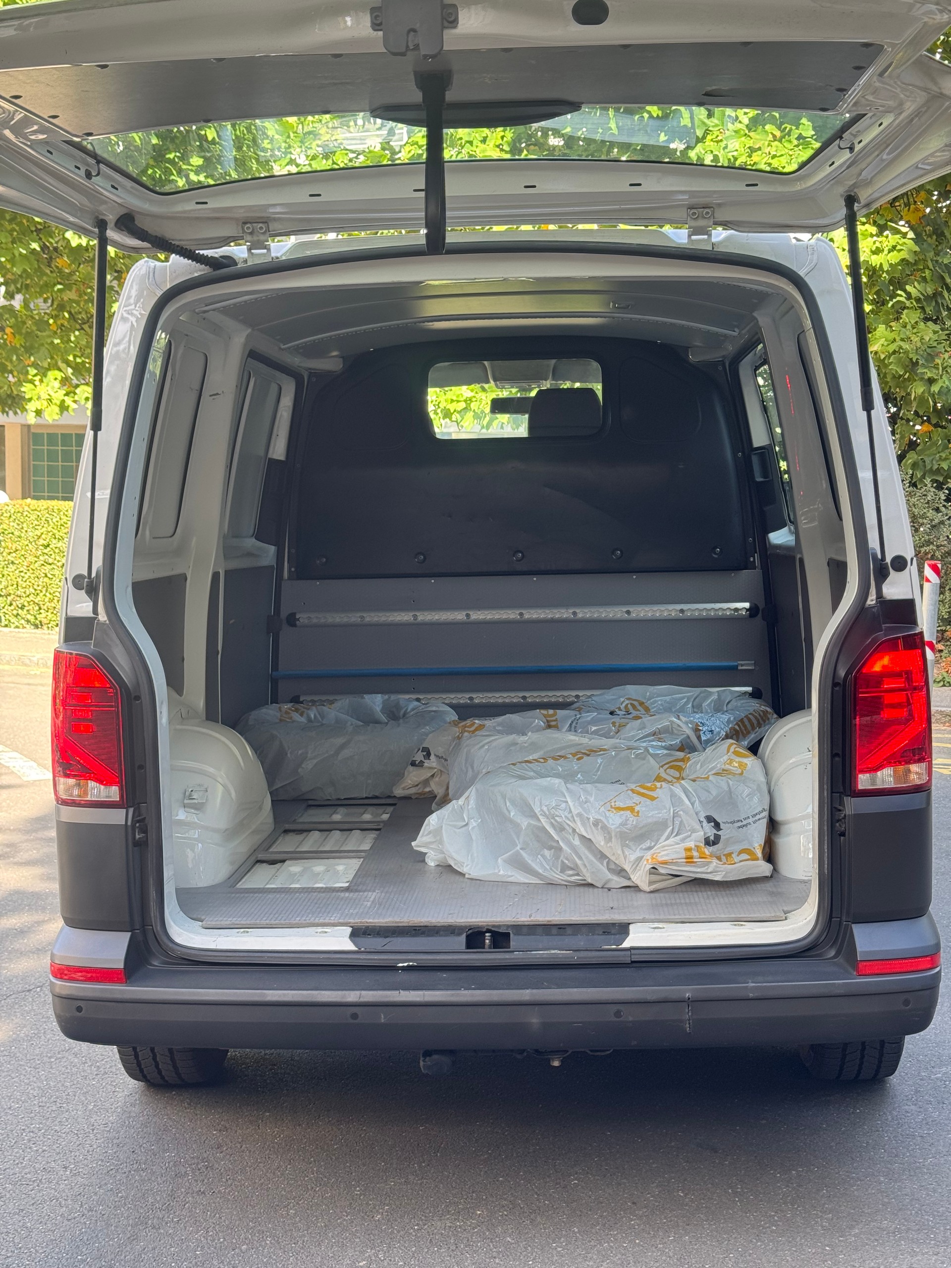 VW T6.1 2.0 TDI 4Motion-image-4