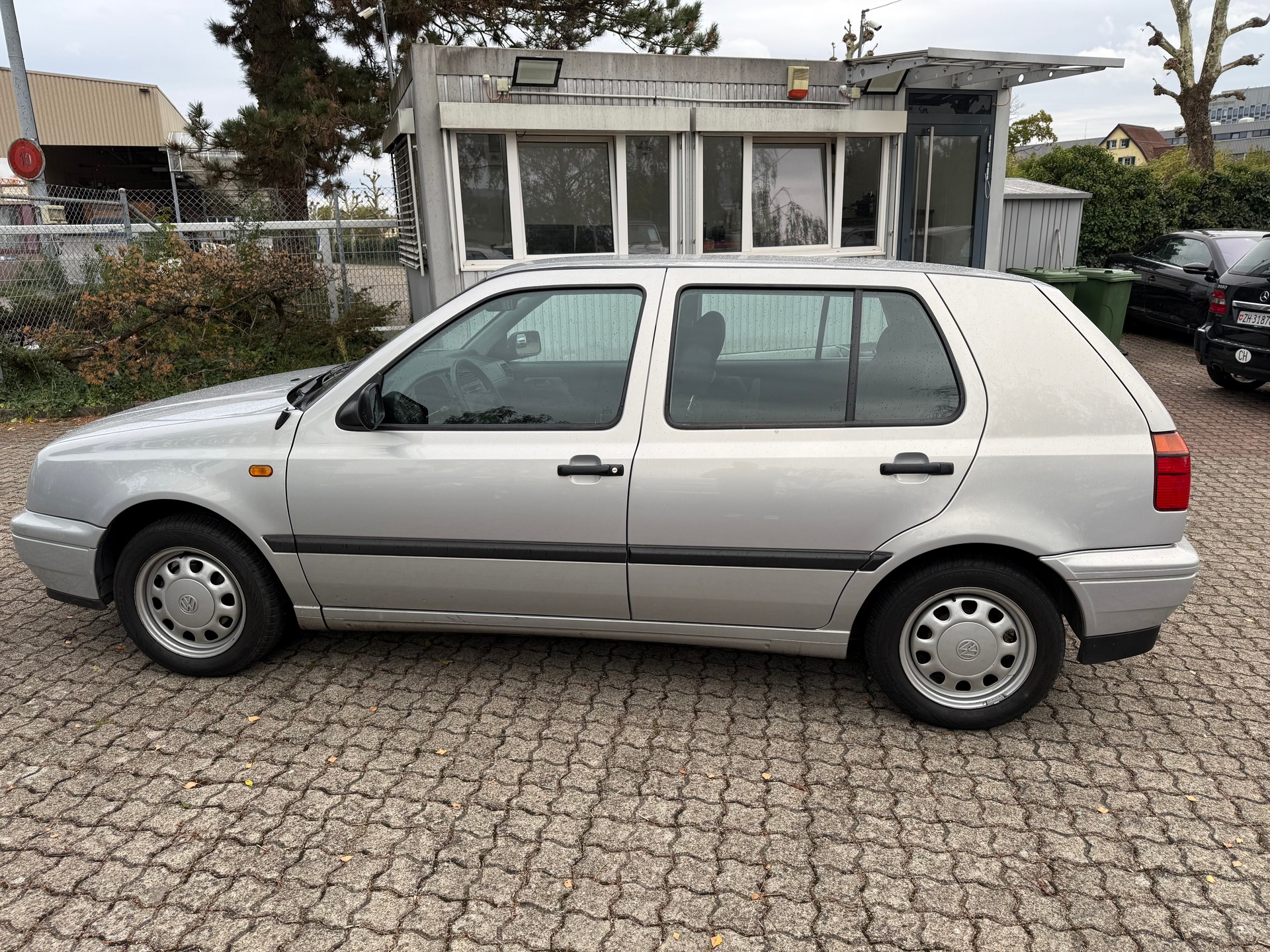 VW Golf 1600 Swiss Line-image-7
