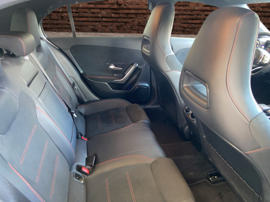 MERCEDES-BENZ A 180 AMG Line-image-11