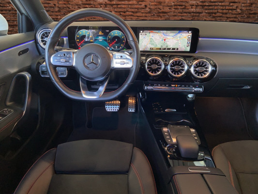MERCEDES-BENZ A 180 AMG Line-image-8