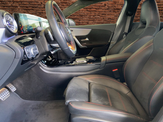 MERCEDES-BENZ A 180 AMG Line-image-9