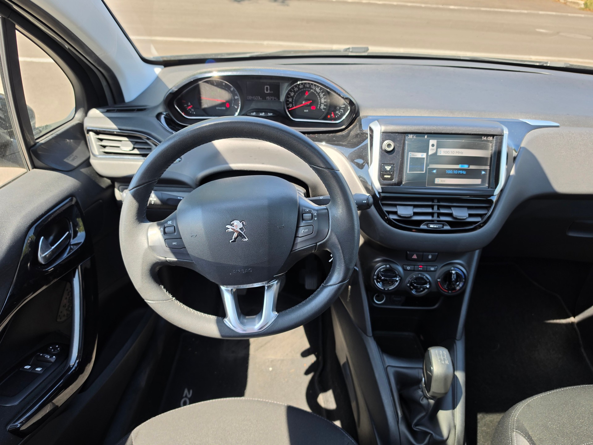 PEUGEOT 208 1.2 VTI Active-image-13