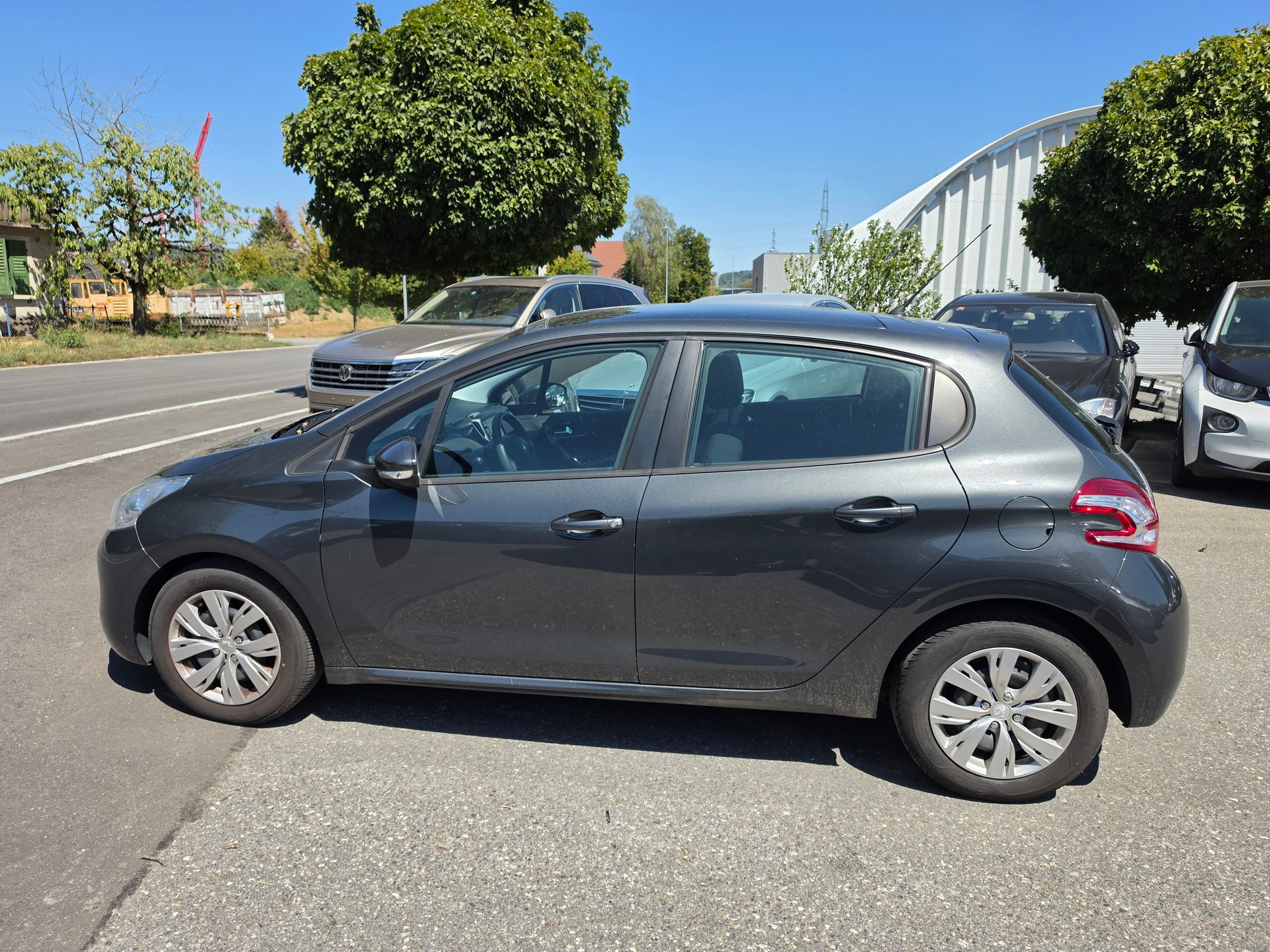 PEUGEOT 208 1.2 VTI Active-image-1