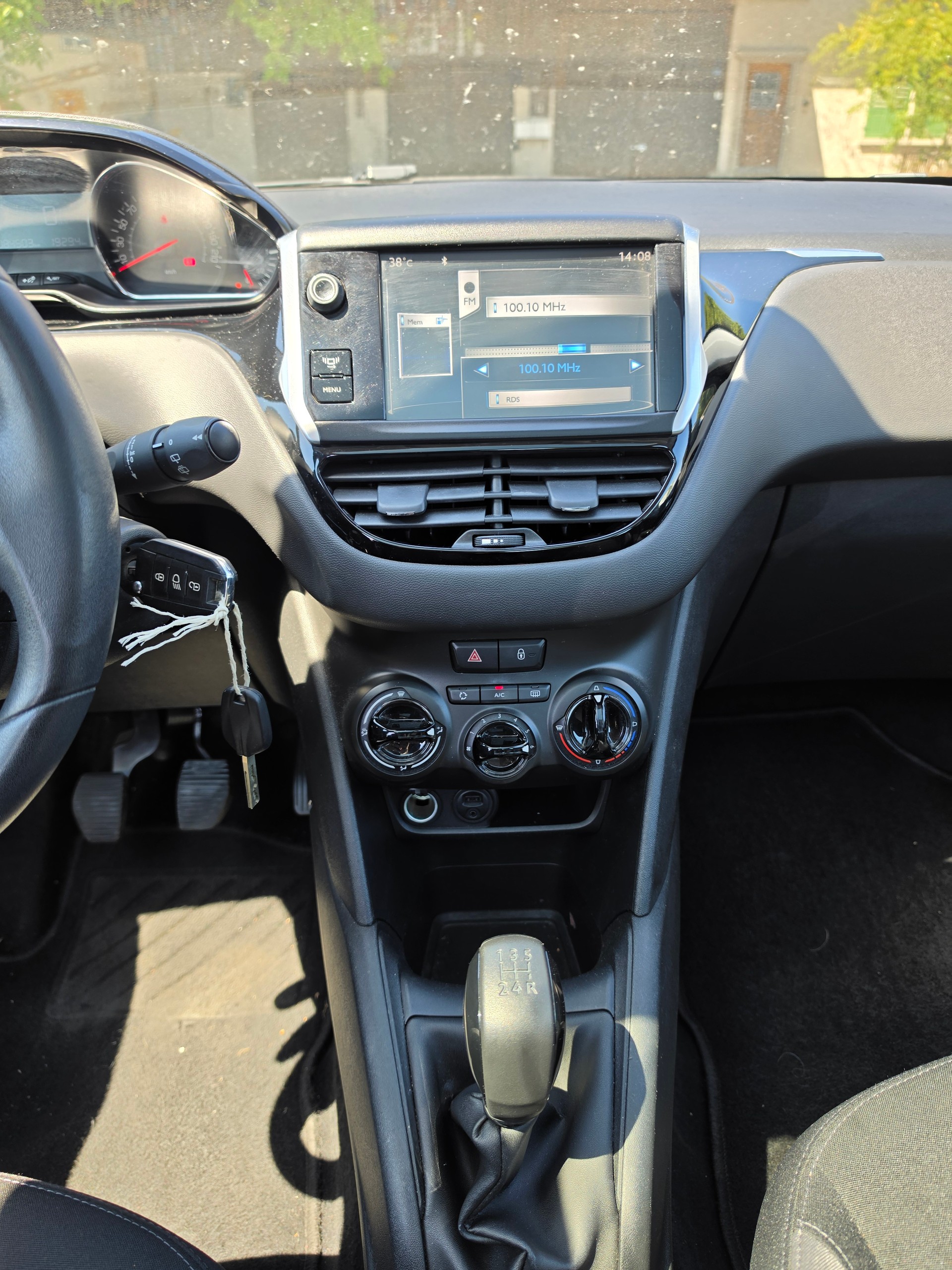 PEUGEOT 208 1.2 VTI Active-image-14