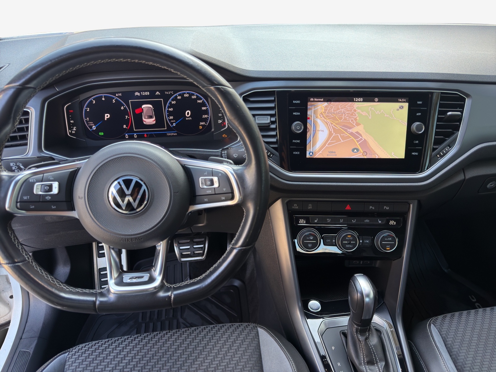 VW T-Roc Cabriolet 1.5 TSI EVO Black & White DSG-image-8