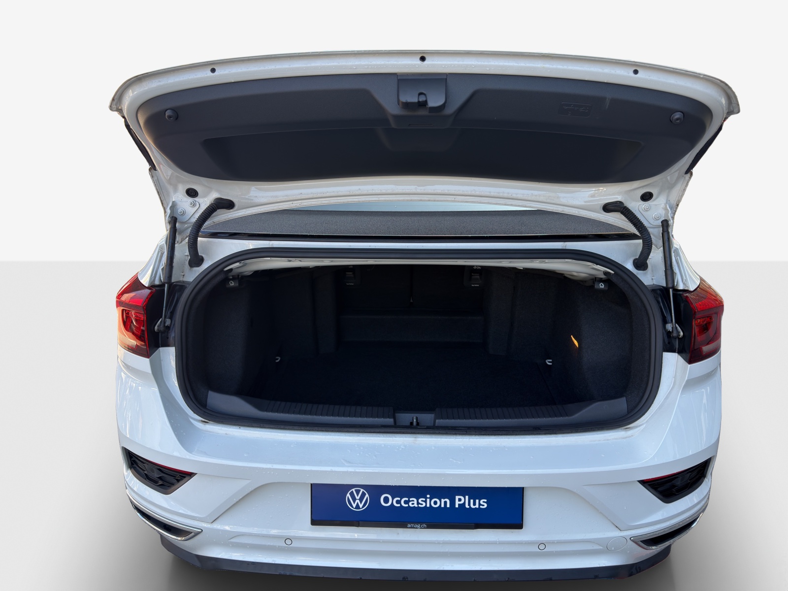 VW T-Roc Cabriolet 1.5 TSI EVO Black & White DSG-image-12