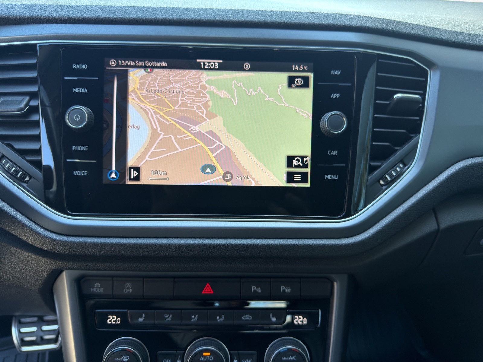 VW T-Roc Cabriolet 1.5 TSI EVO Black & White DSG-image-10