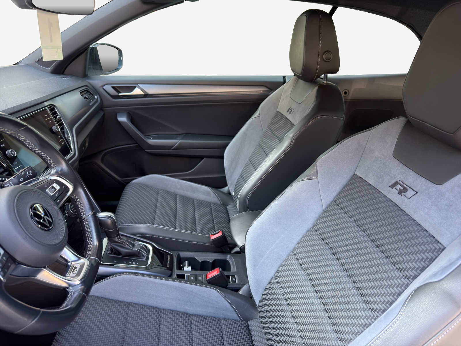 VW T-Roc Cabriolet 1.5 TSI EVO Black & White DSG-image-7