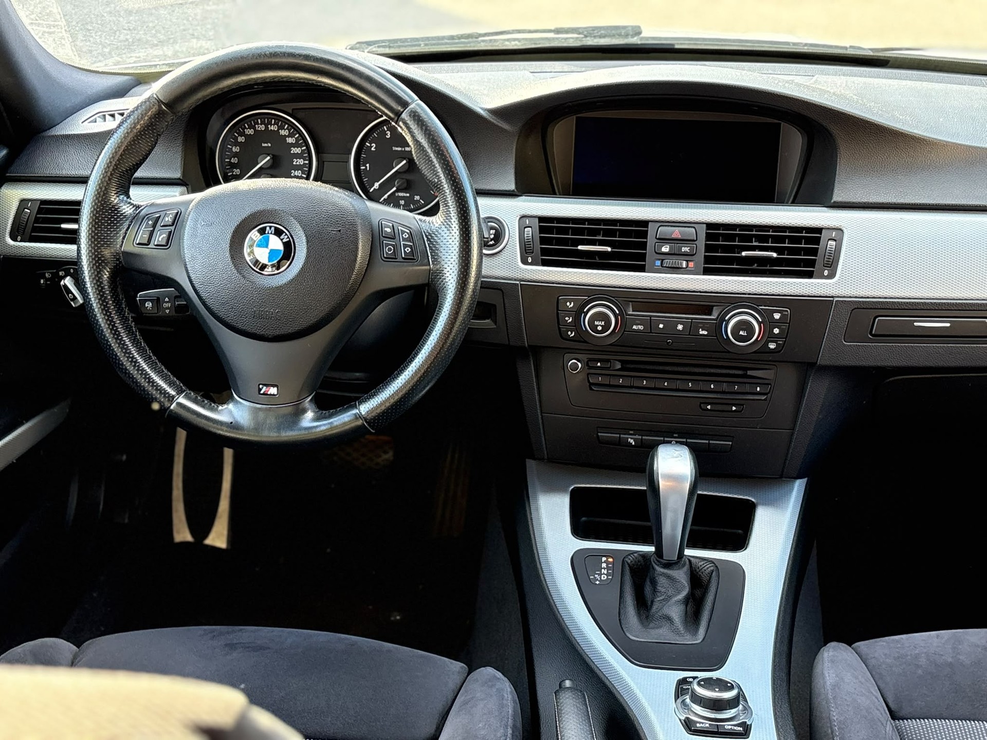 BMW 325i xDrive Touring Steptronic-image-5