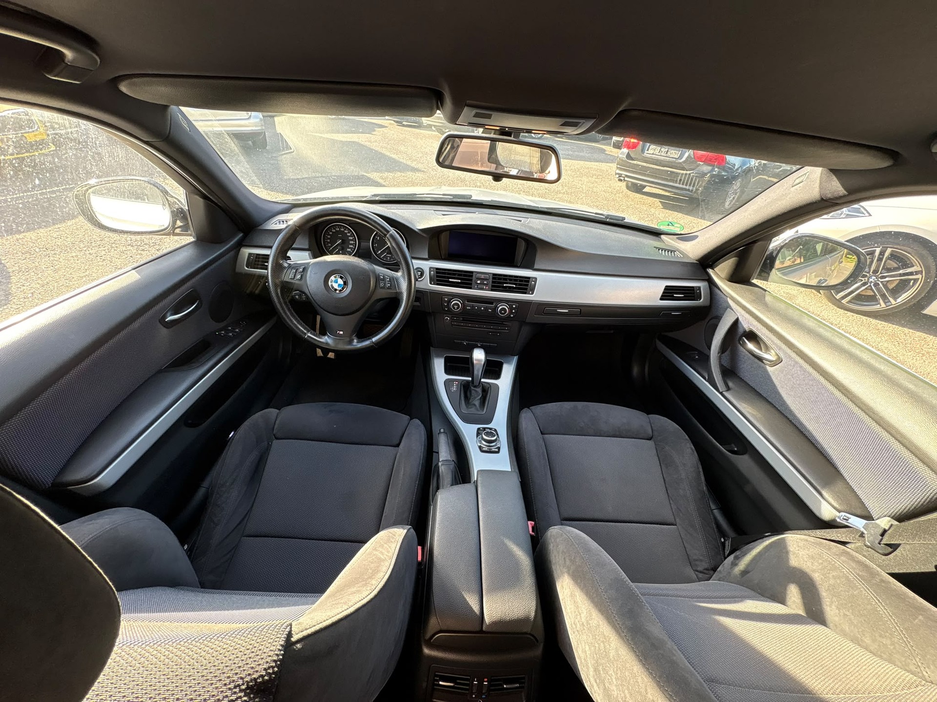 BMW 325i xDrive Touring Steptronic-image-1