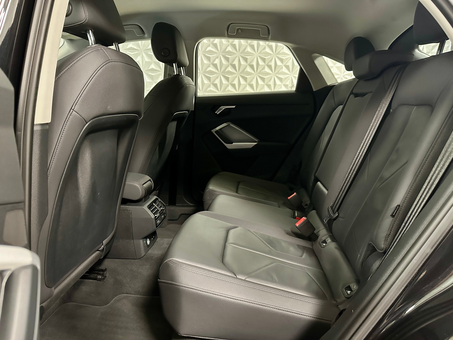 AUDI Q3 Sportback 45 TFSI quattro S-tronic-image-11