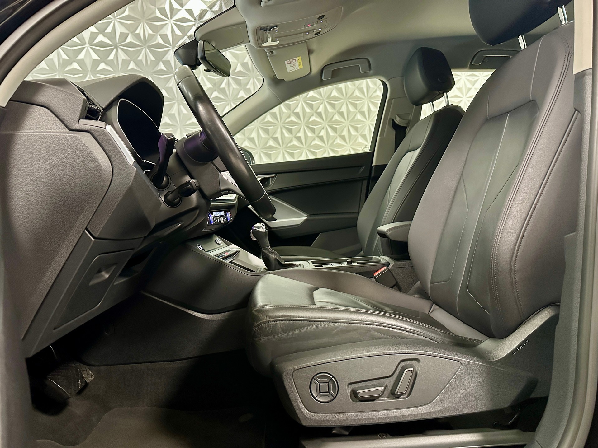 AUDI Q3 Sportback 45 TFSI quattro S-tronic-image-10