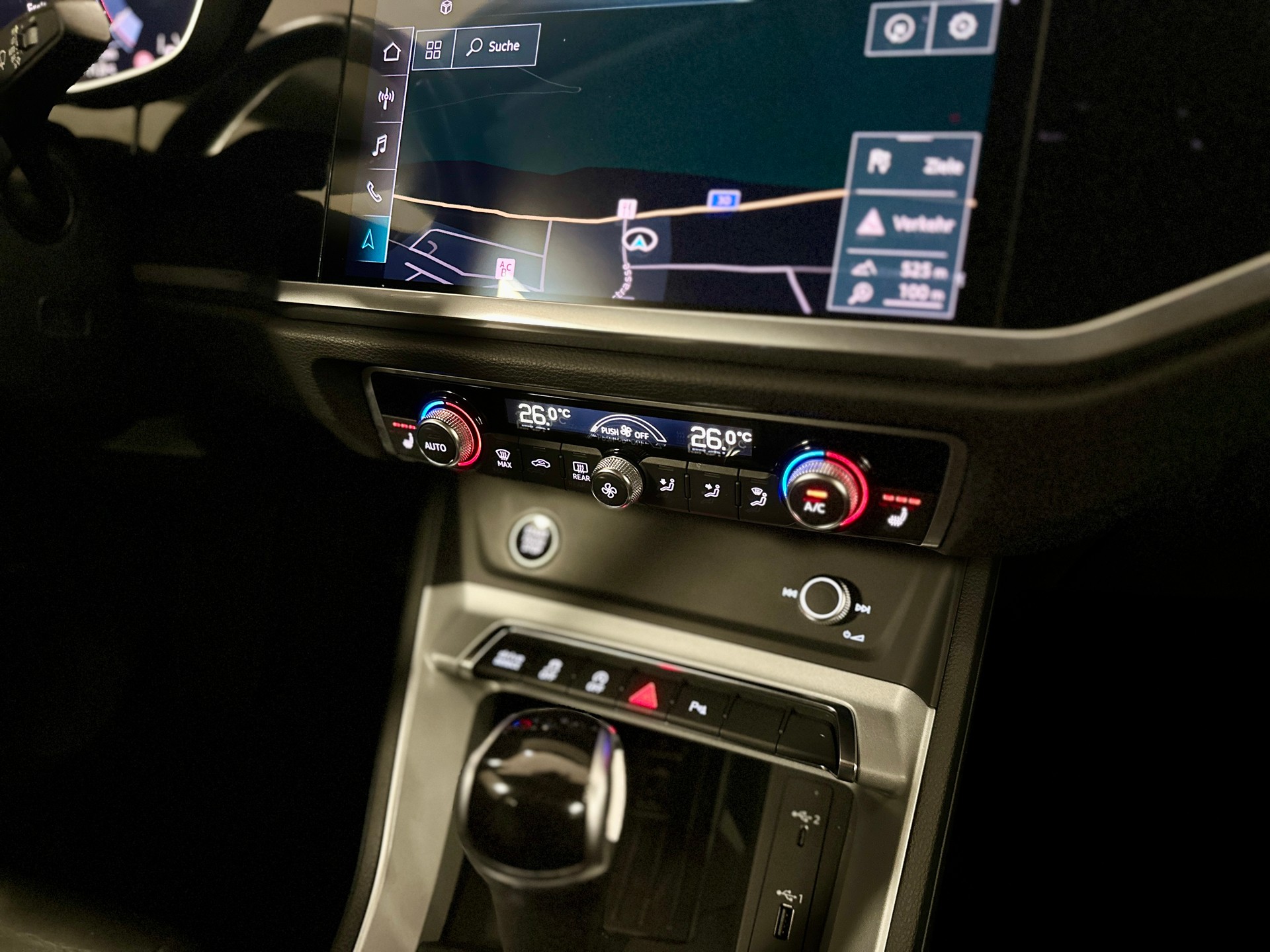 AUDI Q3 Sportback 45 TFSI quattro S-tronic-image-18