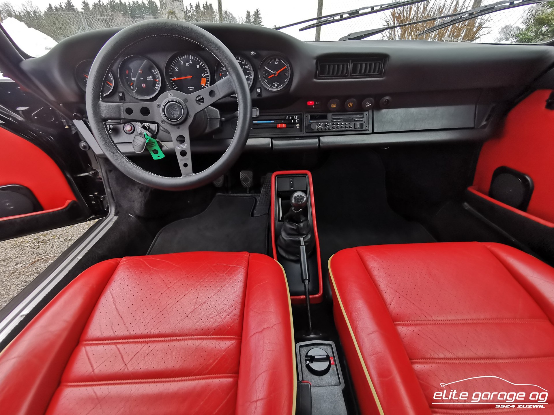 PORSCHE 911 Carrera Targa-image-13