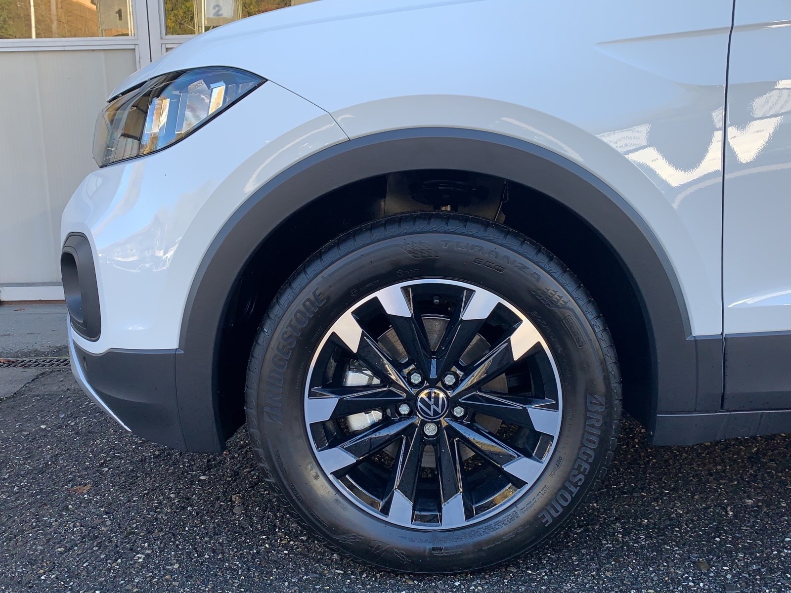 VW T-Cross 1.0 TSI Life-image-9
