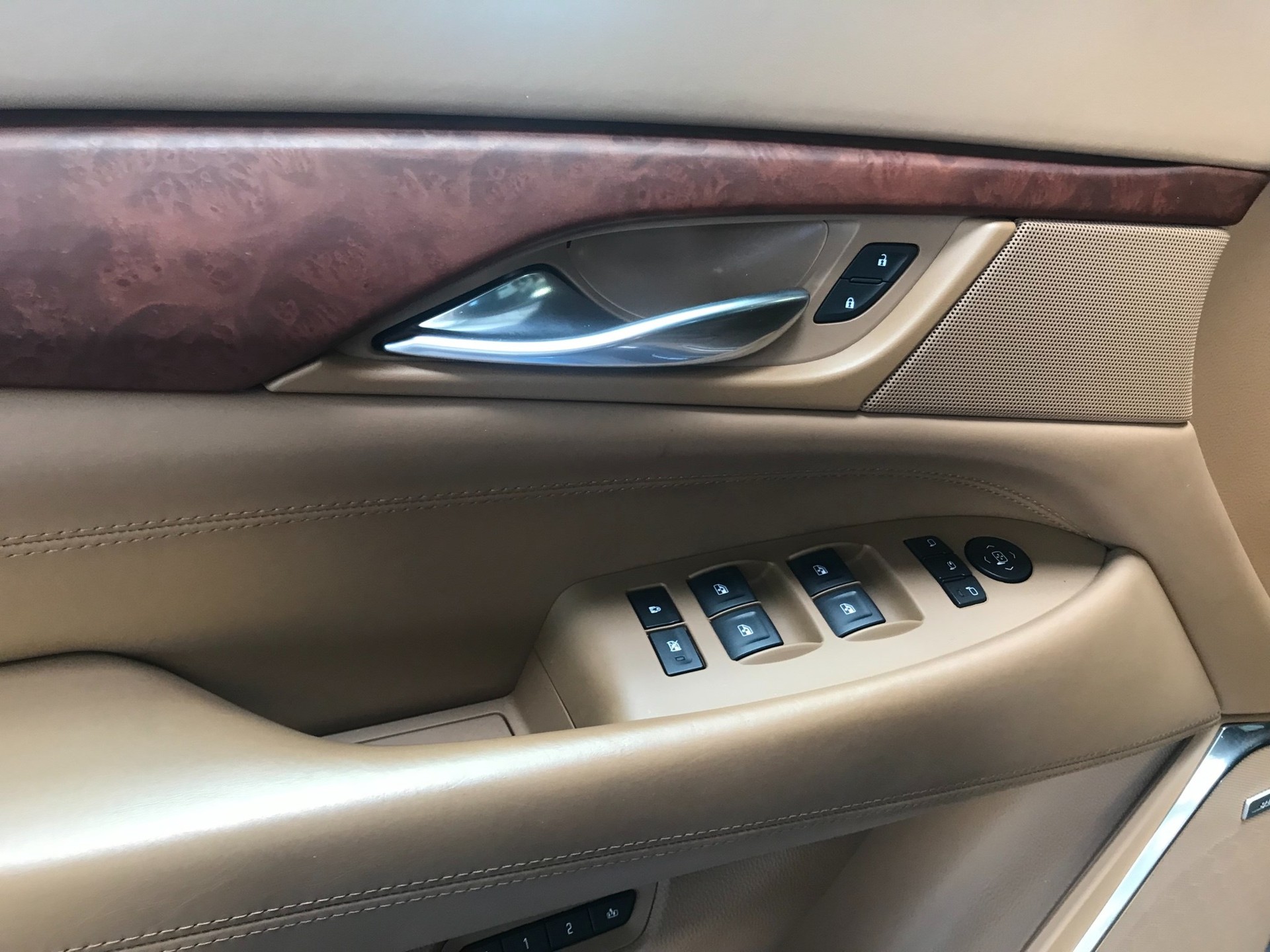 CADILLAC Escalade 6.2 Platinum Automatic-image-6