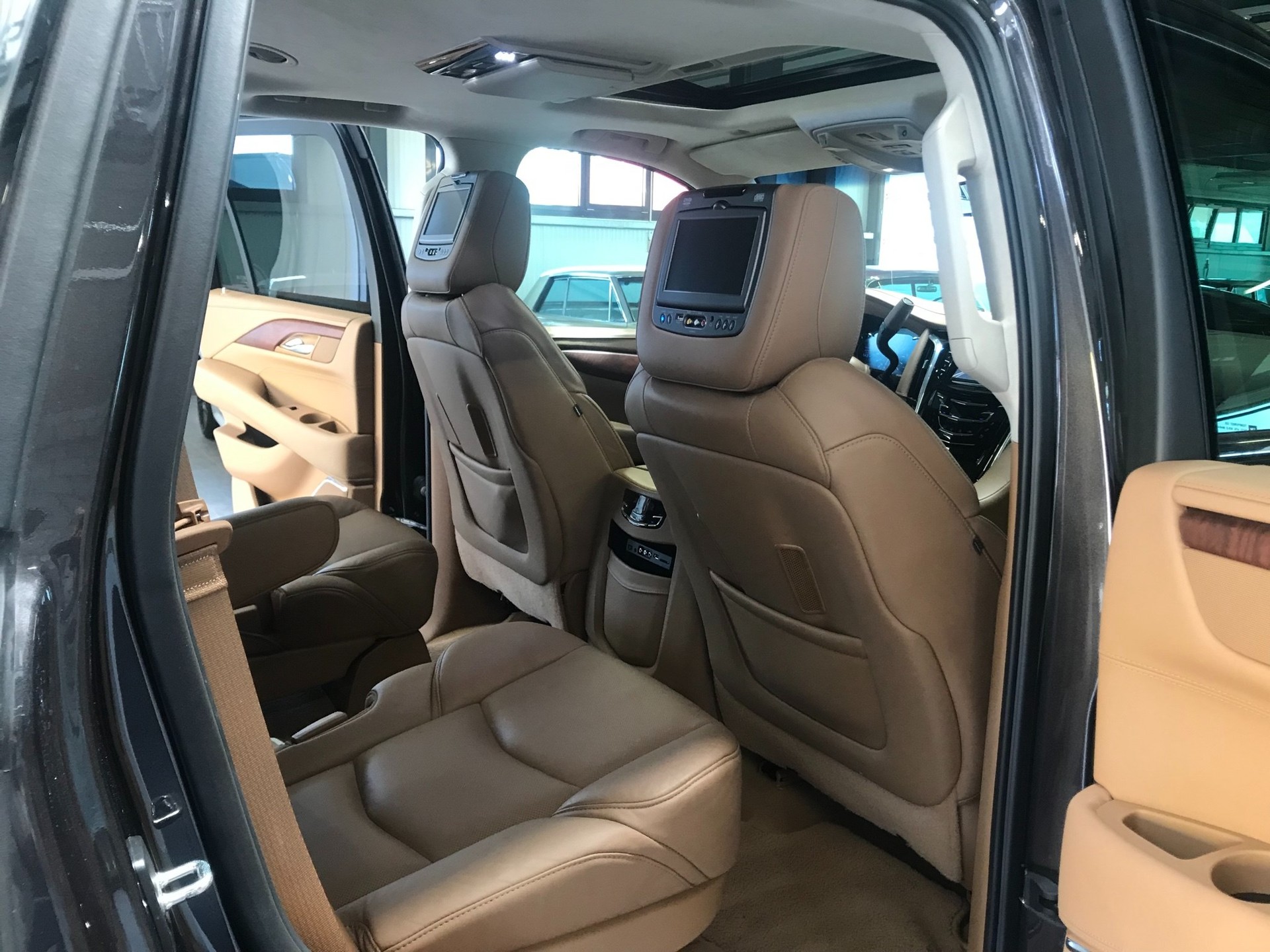 CADILLAC Escalade 6.2 Platinum Automatic-image-25